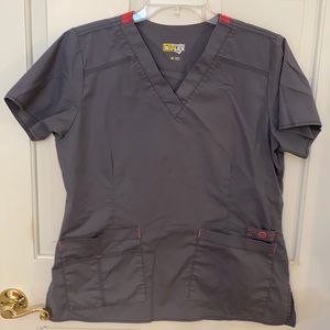 Women’s Gray Scrub Top by Wonder Flex Size Medium